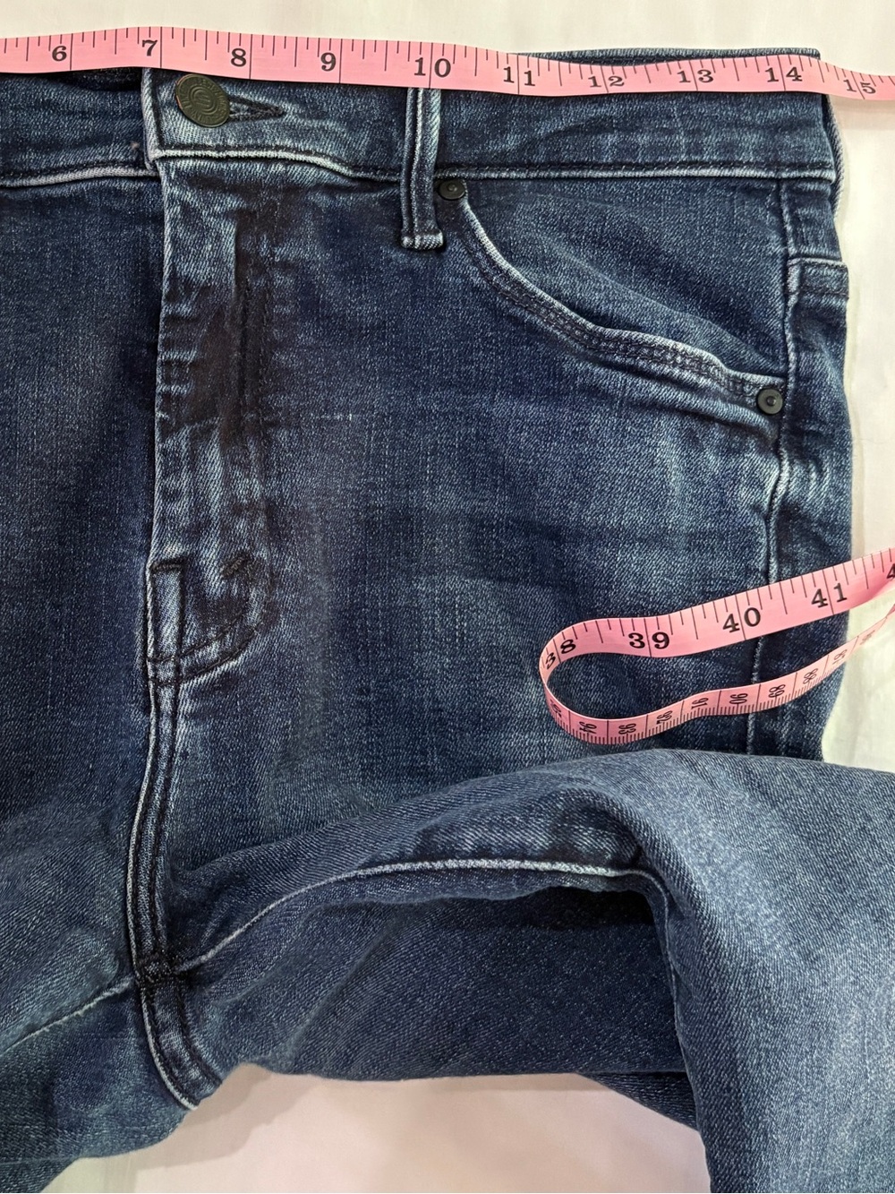 MOTHER The Weekender Fray Mid-Rise Flare Jeans in Mint Condition Medium Wash 28 - Picture 11 of 14